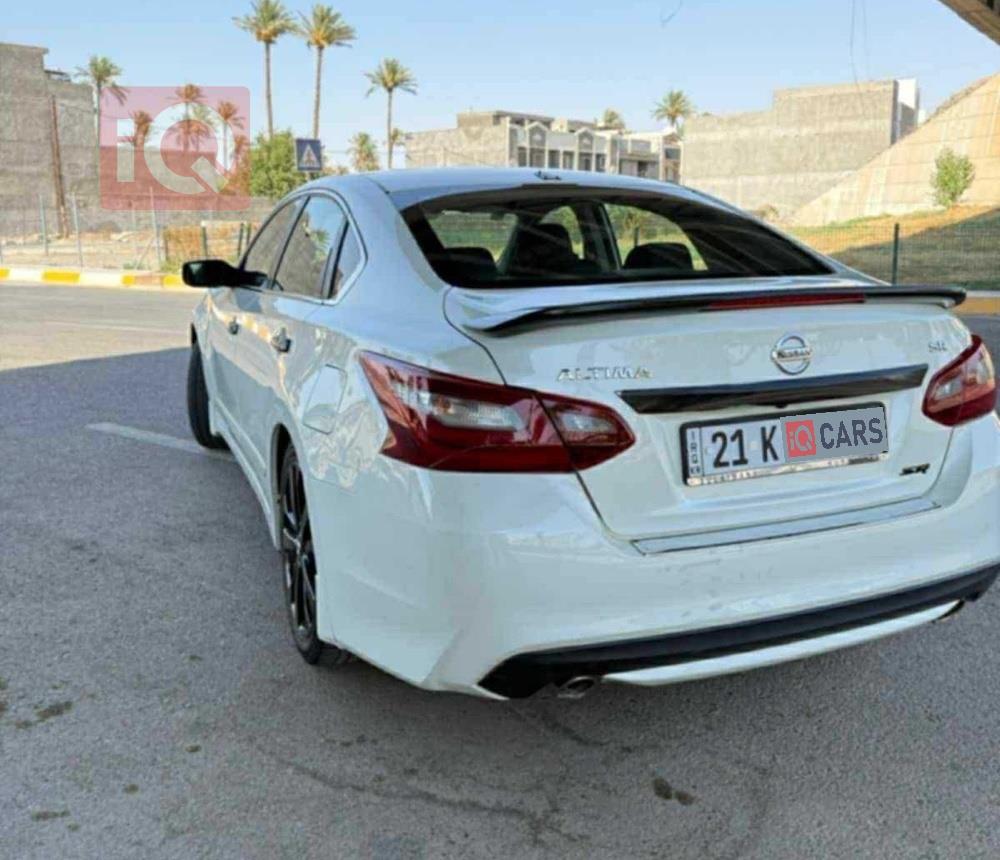 نيسان ألتيما